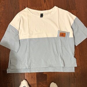 SHEIN Kids Blue and White Colorblock Tee